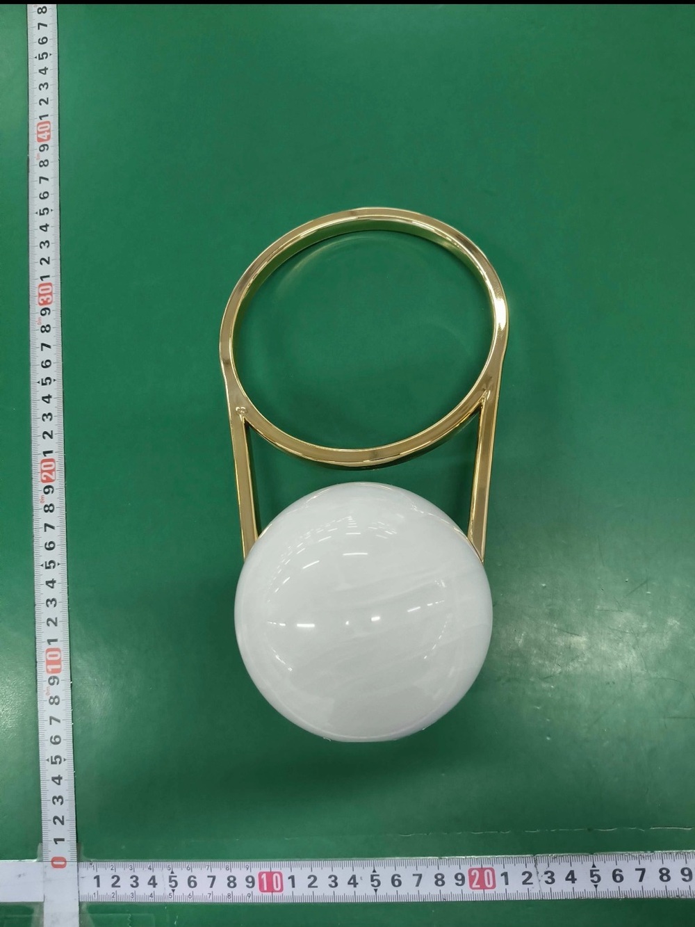 A Classy Chic Boutique Gold-Accented White Sphere Handbag - Picture 8 of 8